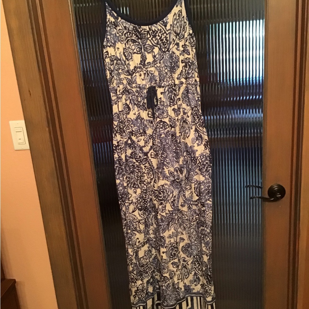 Pretty and comfortable long summer cotton dress.